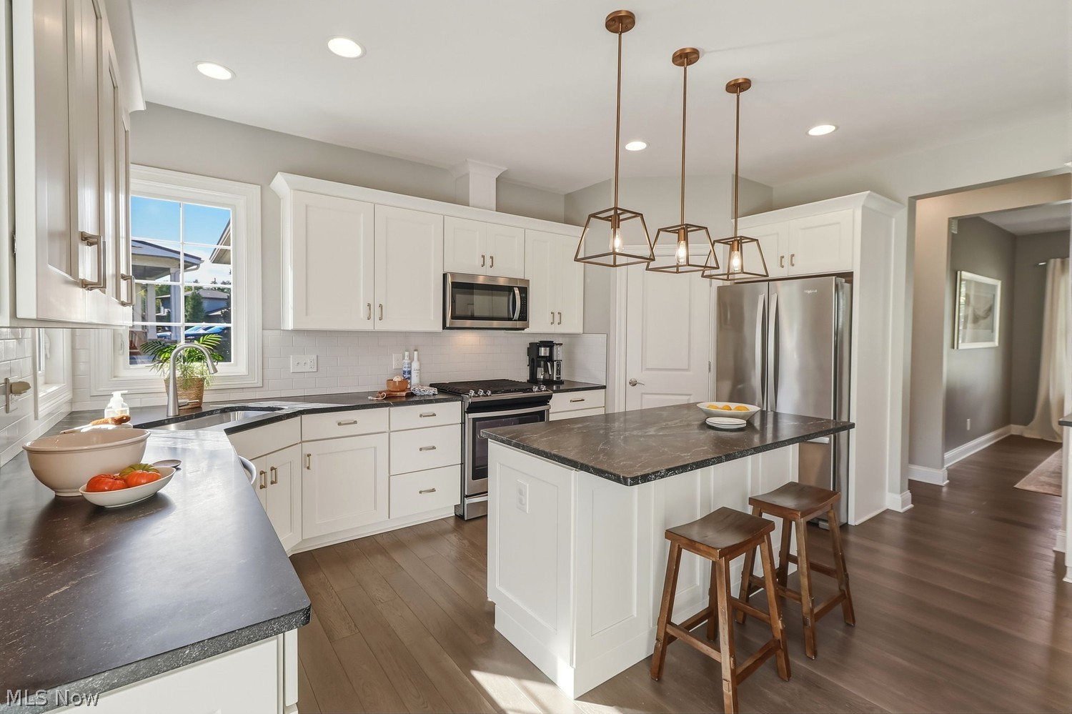 607 Crestview Drive Bay Village OH 44140