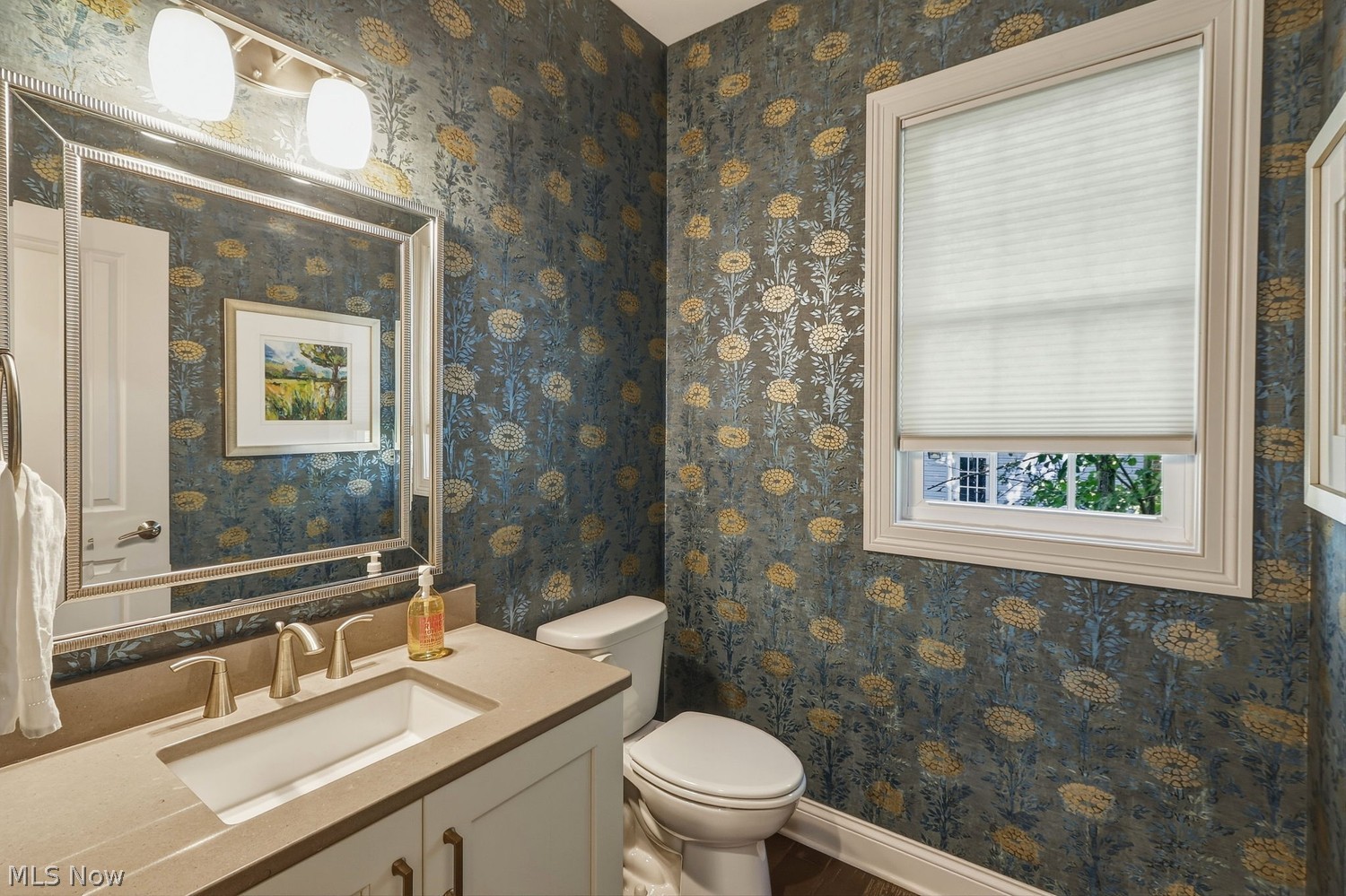 607 Crestview Drive Bay Village OH 44140