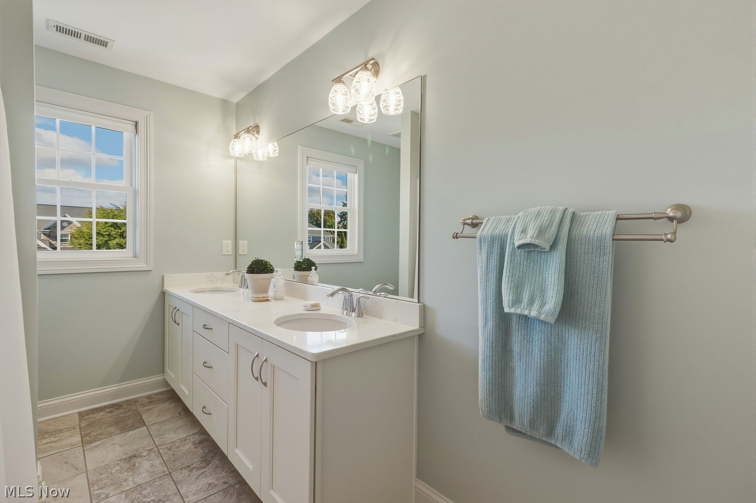 607 Crestview Drive Bay Village OH 44140