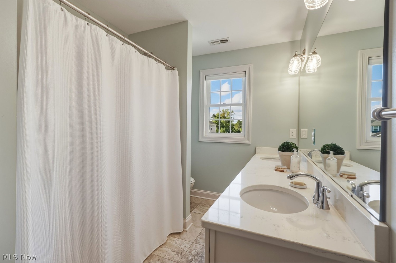 607 Crestview Drive Bay Village OH 44140