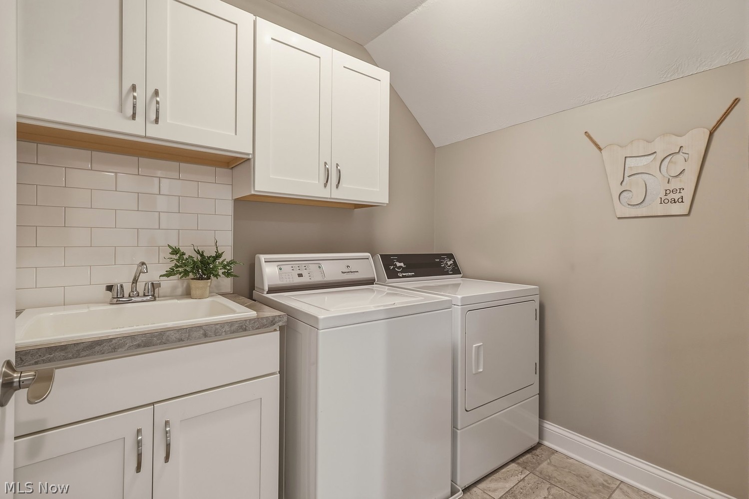 607 Crestview Drive Bay Village OH 44140