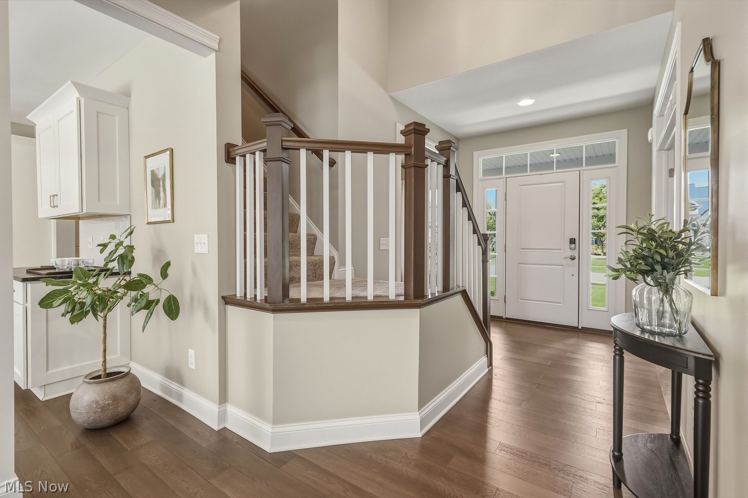 607 Crestview Drive Bay Village OH 44140