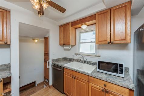 1565 Temple Avenue Mayfield Heights OH 44124
