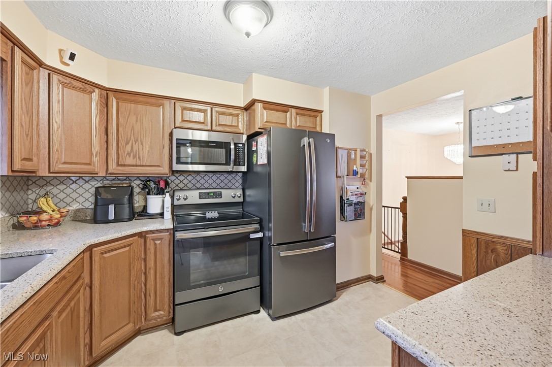 1881 Cliff Drive Salem OH 44460