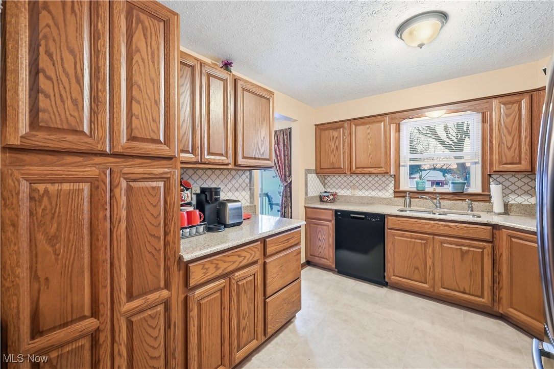 1881 Cliff Drive Salem OH 44460