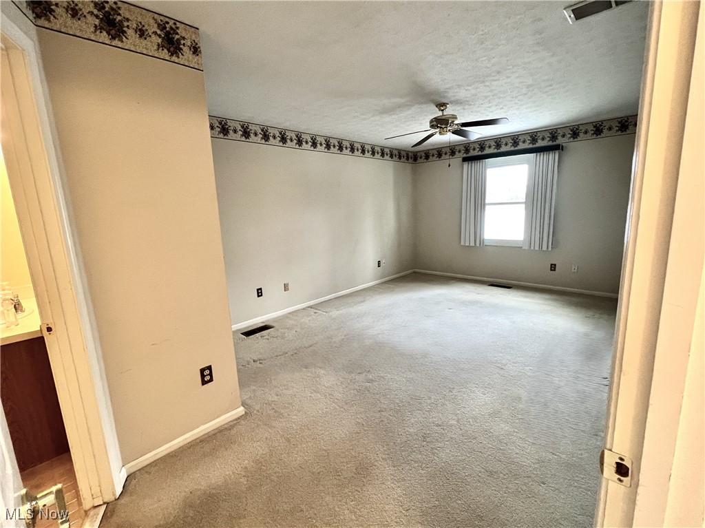 16604 Southview Lane Strongsville OH 44136