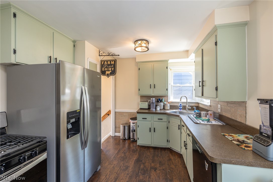 7325 Traymore Avenue Brooklyn OH 44144