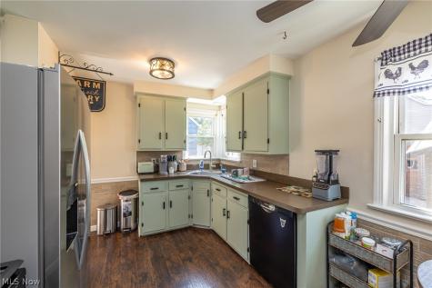 7325 Traymore Avenue Brooklyn OH 44144
