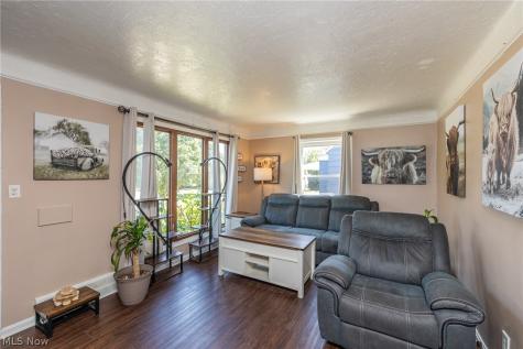 7325 Traymore Avenue Brooklyn OH 44144