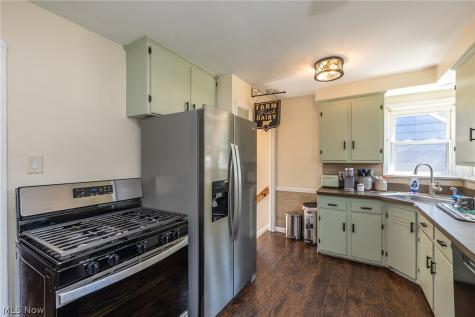 7325 Traymore Avenue Brooklyn OH 44144