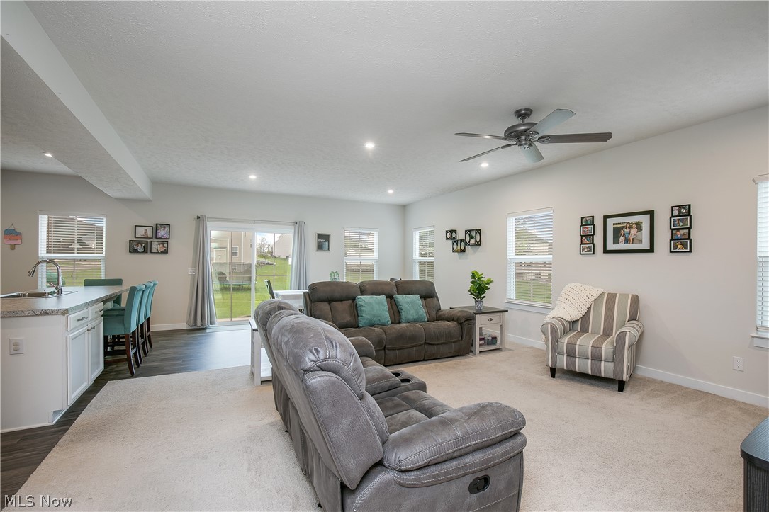 2735 Forestview Street NE Canton OH 44721