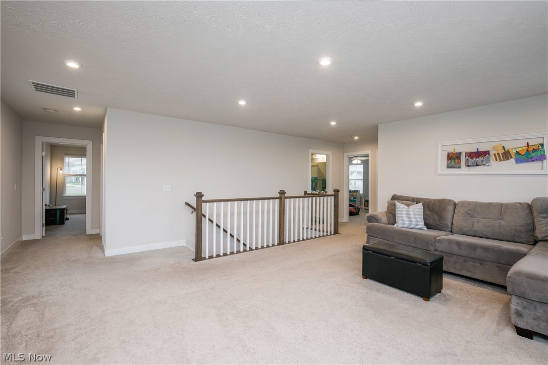 2735 Forestview Street NE Canton OH 44721