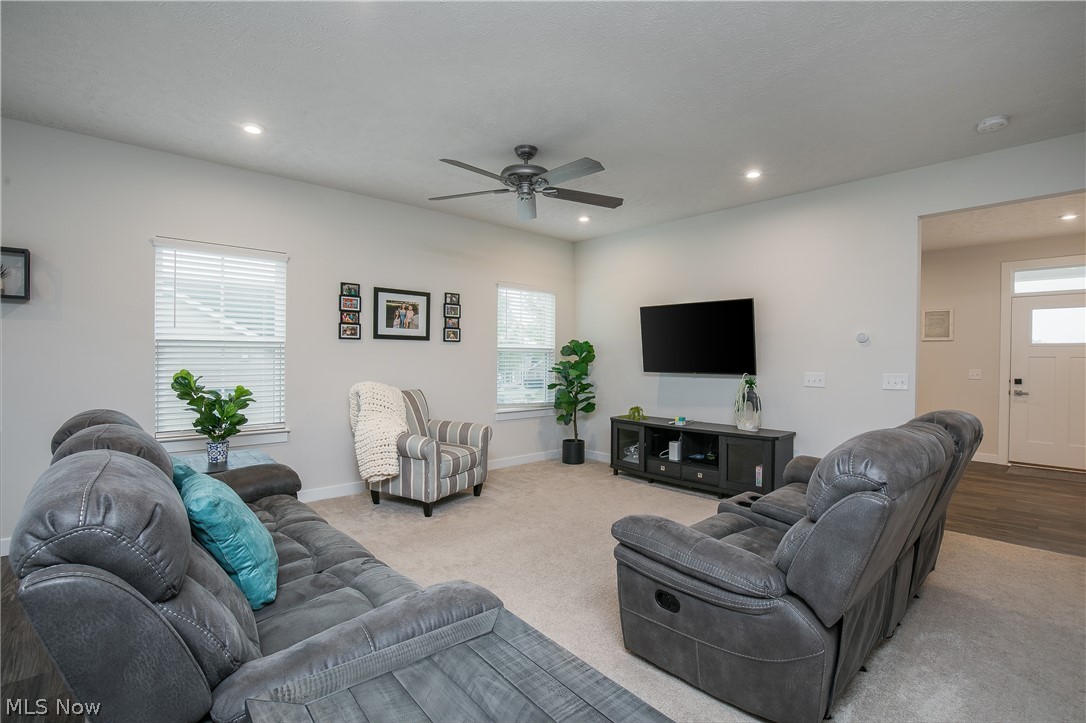2735 Forestview Street NE Canton OH 44721