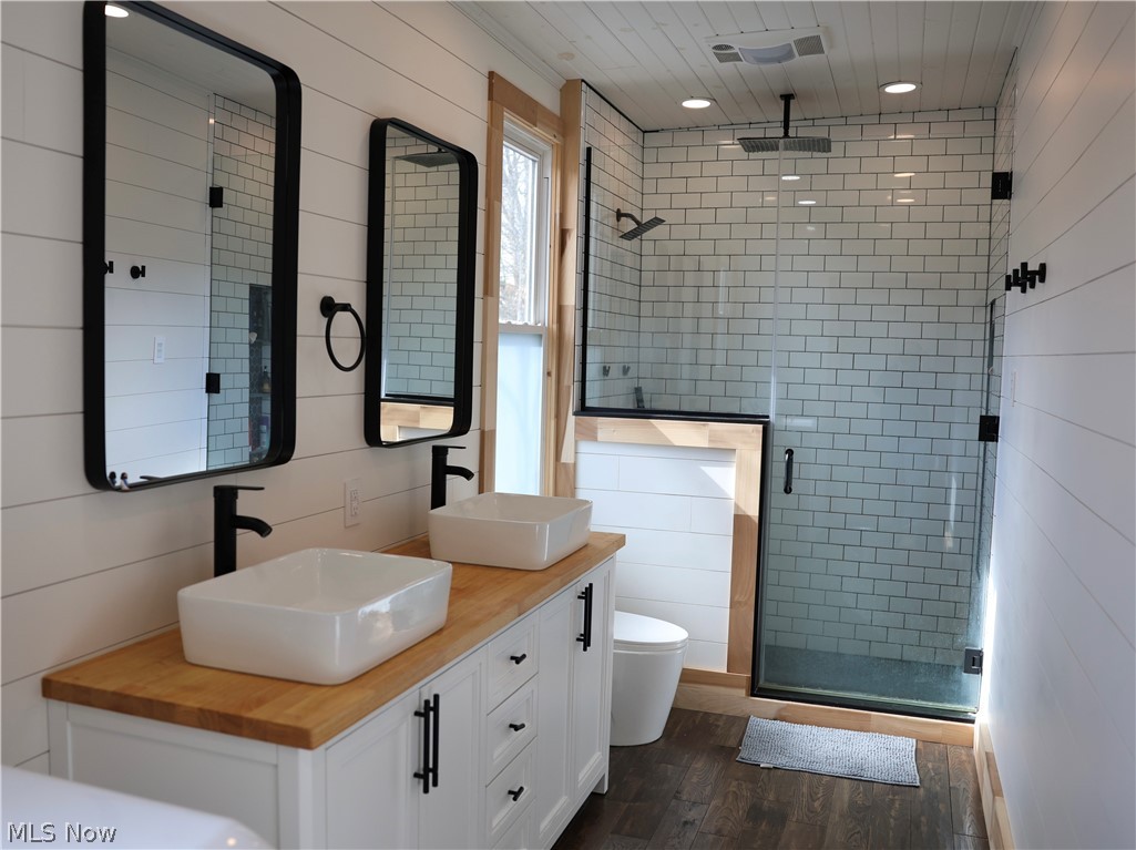 216 S Clay Street Millersburg OH 44654