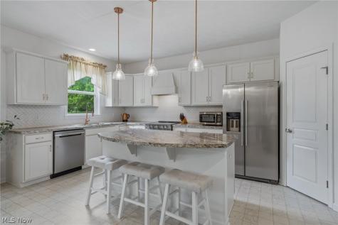 183 Nottingham Way Wadsworth OH 44281