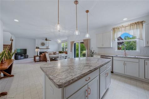183 Nottingham Way Wadsworth OH 44281