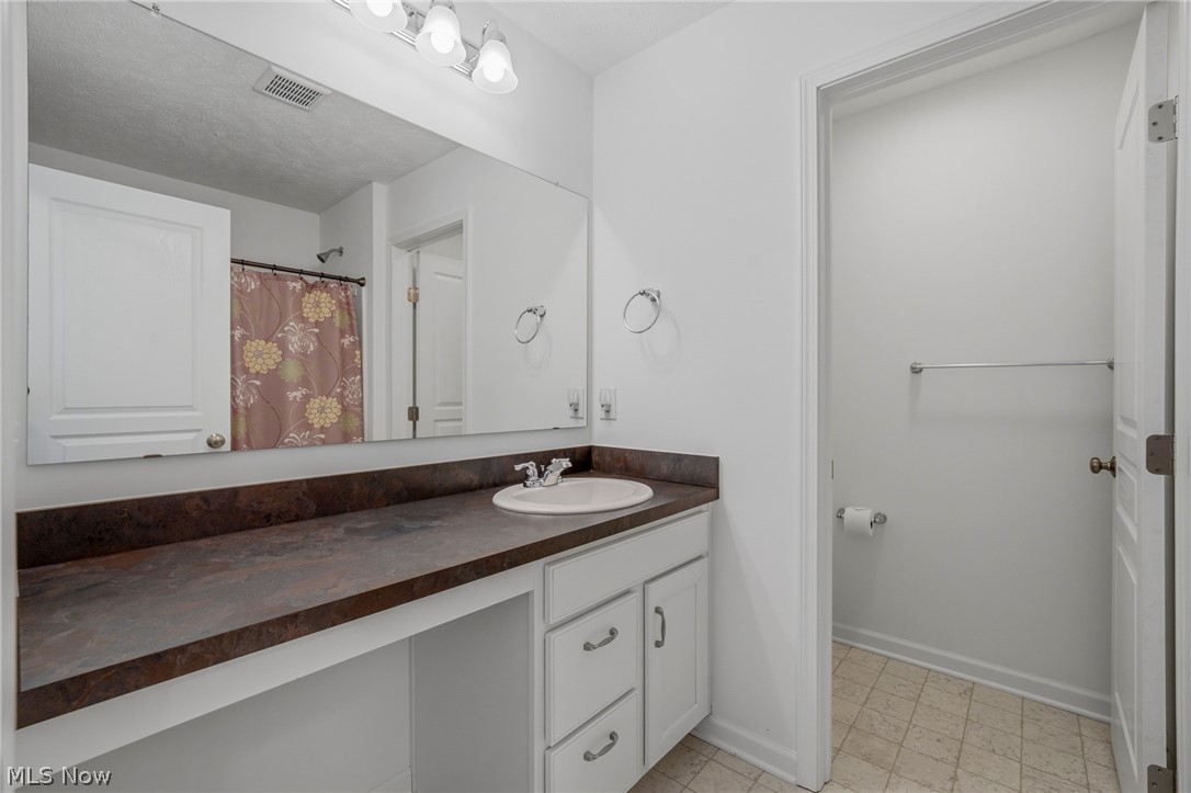 183 Nottingham Way Wadsworth OH 44281