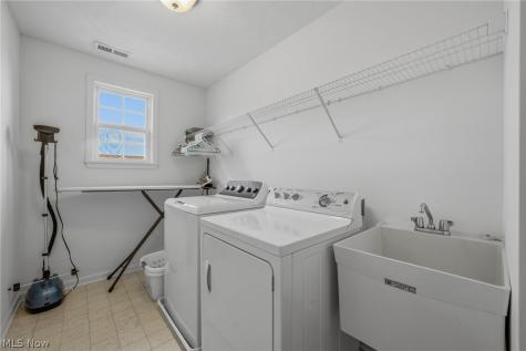183 Nottingham Way Wadsworth OH 44281