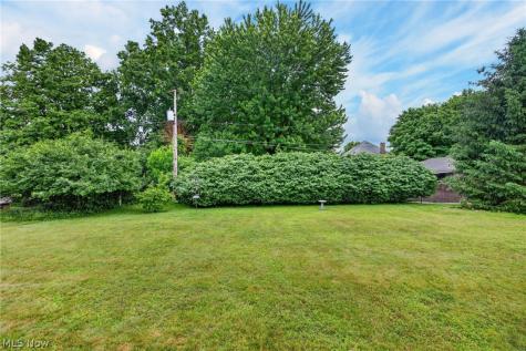 4416 Greenmeadow Avenue NW Canton OH 44709