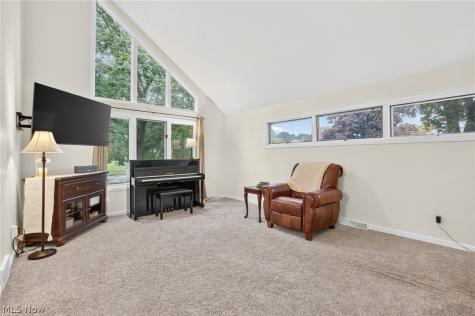 4416 Greenmeadow Avenue NW Canton OH 44709