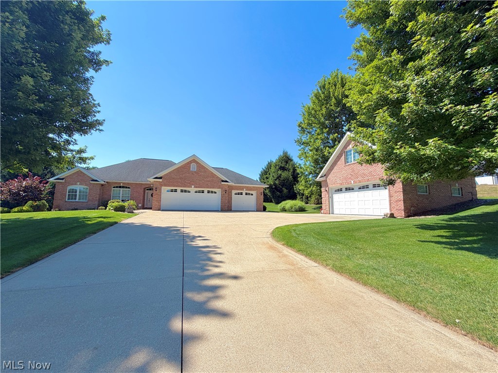 5044 Sunset Boulevard Road NW Strasburg OH 44680