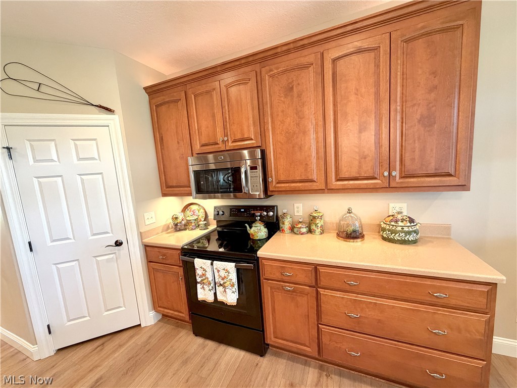 5044 Sunset Boulevard Road NW Strasburg OH 44680