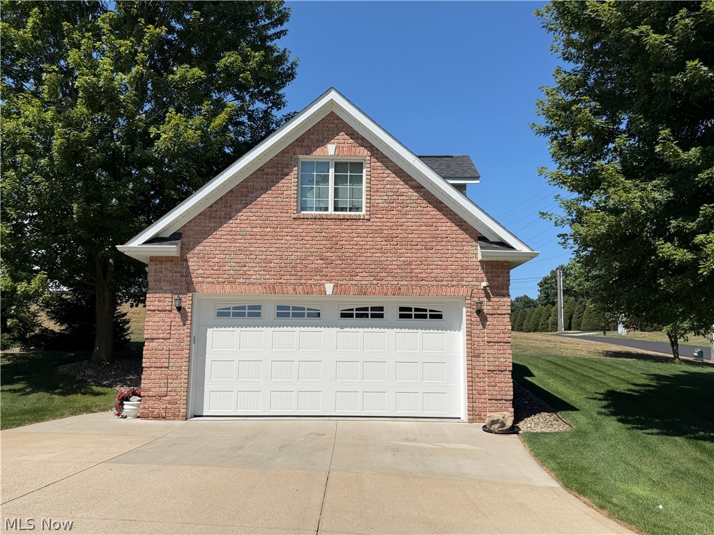 5044 Sunset Boulevard Road NW Strasburg OH 44680