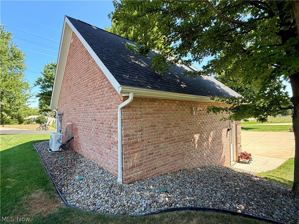 5044 Sunset Boulevard Road NW Strasburg OH 44680