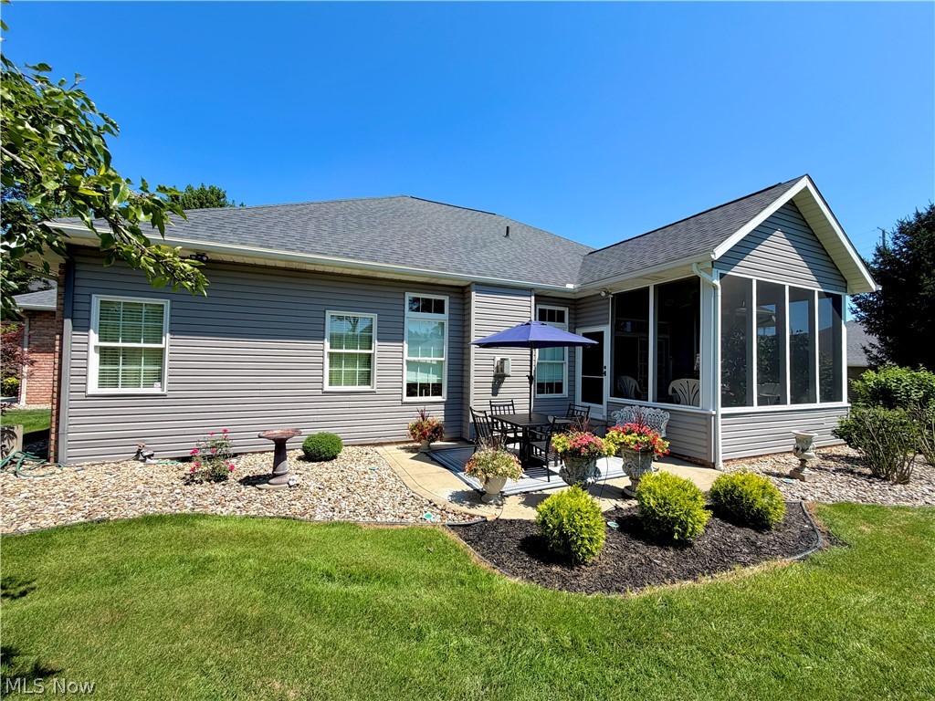 5044 Sunset Boulevard Road NW Strasburg OH 44680
