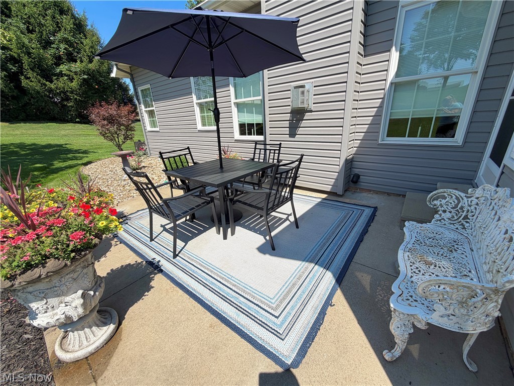 5044 Sunset Boulevard Road NW Strasburg OH 44680