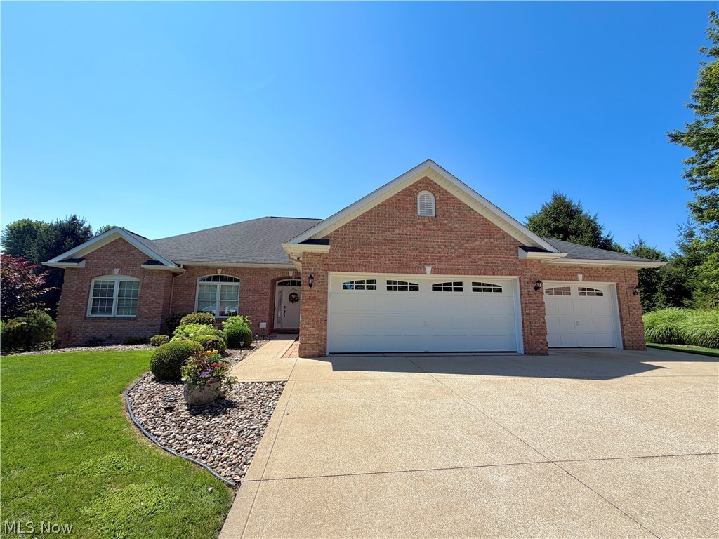 5044 Sunset Boulevard Road NW Strasburg OH 44680