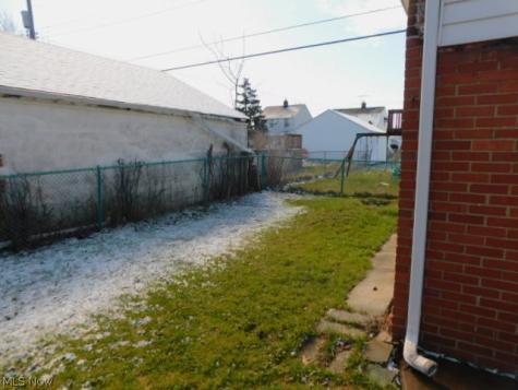 12705 Crossburn Avenue Cleveland OH 44135