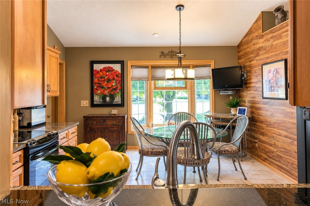 12546 Woodberry Lane Strongsville OH 44149