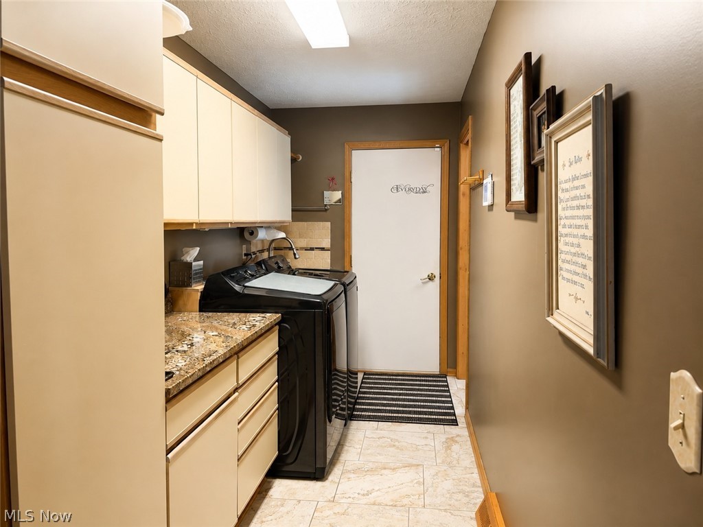 12546 Woodberry Lane Strongsville OH 44149