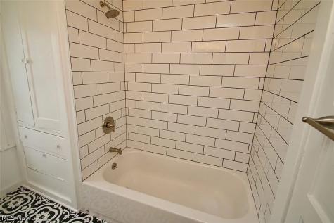 19151 Pasnow Avenue Euclid OH 44119