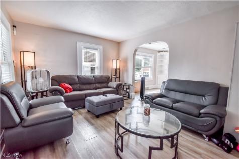 19151 Pasnow Avenue Euclid OH 44119