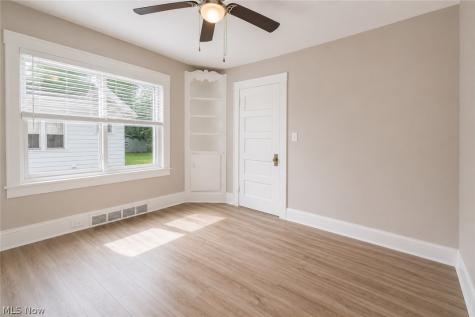 19151 Pasnow Avenue Euclid OH 44119