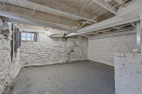 61 E Columbia Street Alliance OH 44601