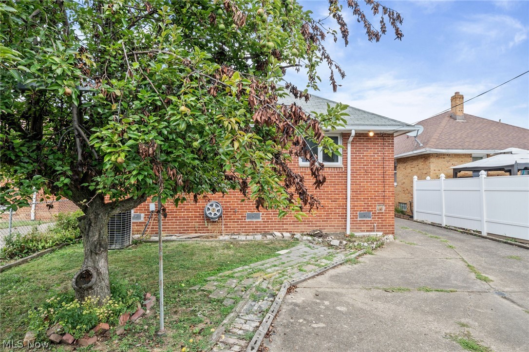 5701 Wichita Avenue Cleveland OH 44144