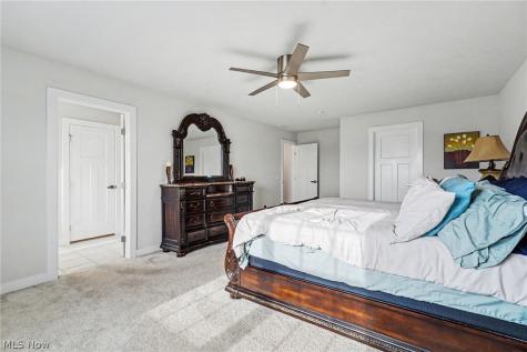 3268 Stoneleigh Road NE Canton OH 44721