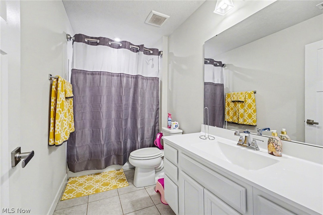 3268 Stoneleigh Road NE Canton OH 44721