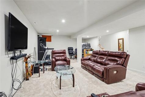 3268 Stoneleigh Road NE Canton OH 44721