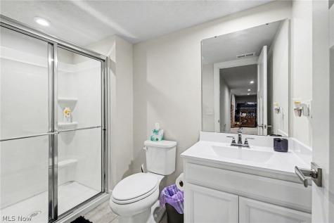 3268 Stoneleigh Road NE Canton OH 44721