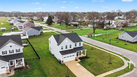 3268 Stoneleigh Road NE Canton OH 44721