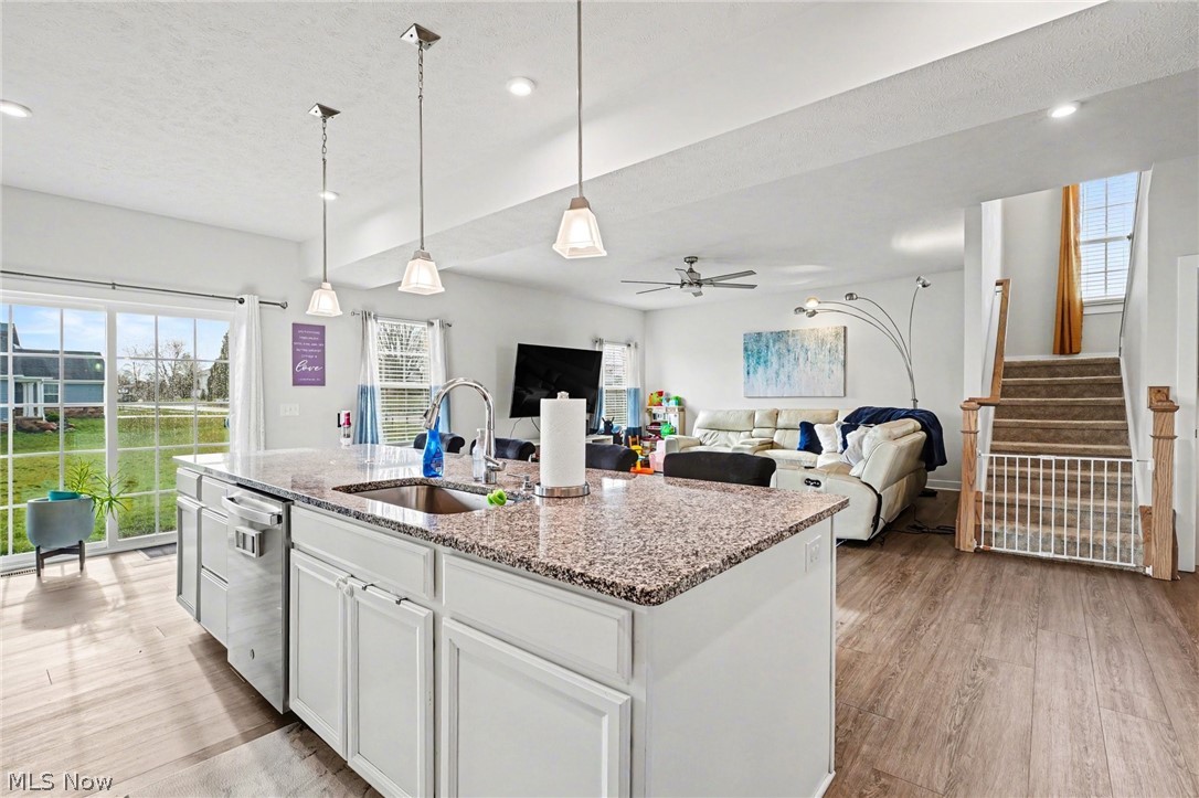 3268 Stoneleigh Road NE Canton OH 44721