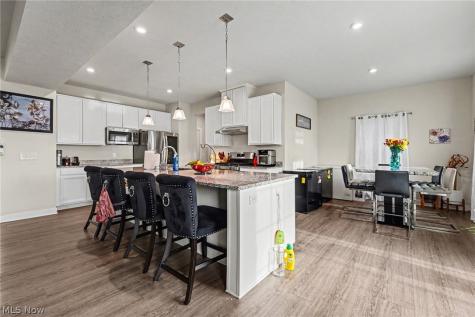 3268 Stoneleigh Road NE Canton OH 44721