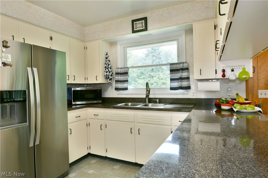 8637 Squirrel Hill Drive NE Warren OH 44484