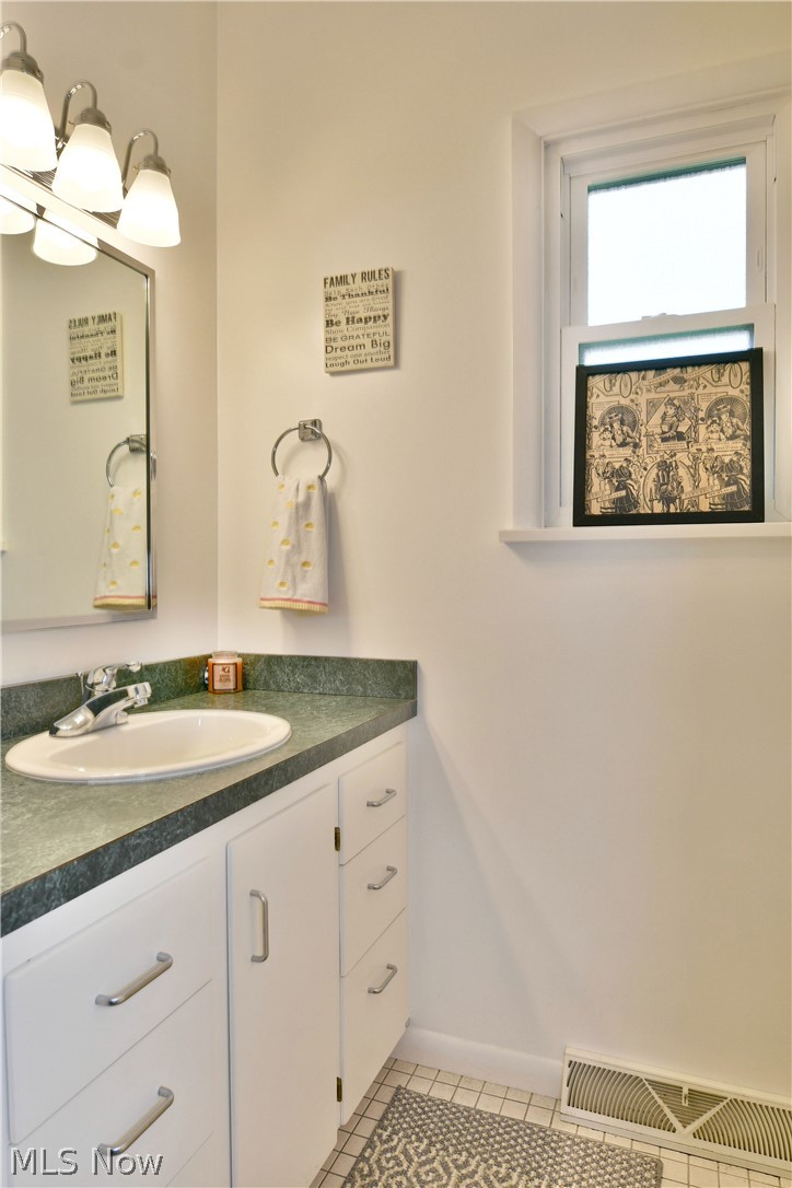 8637 Squirrel Hill Drive NE Warren OH 44484