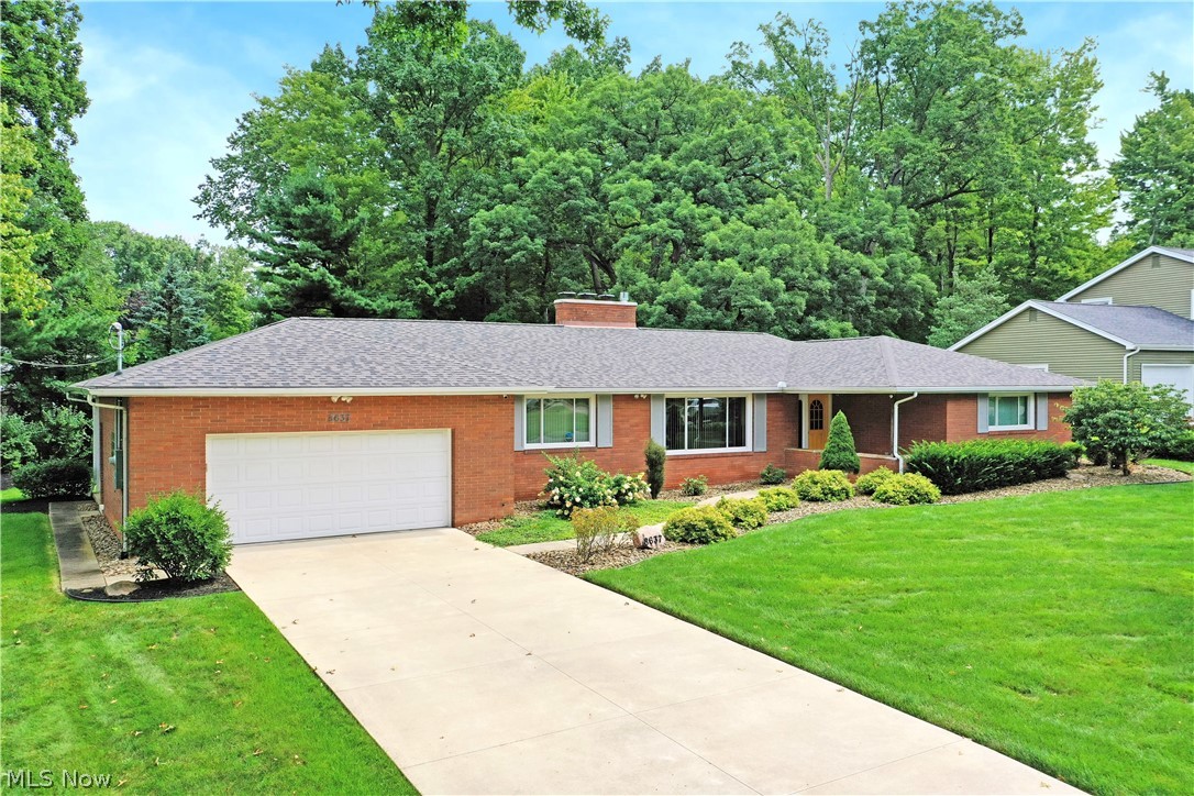 8637 Squirrel Hill Drive NE Warren OH 44484