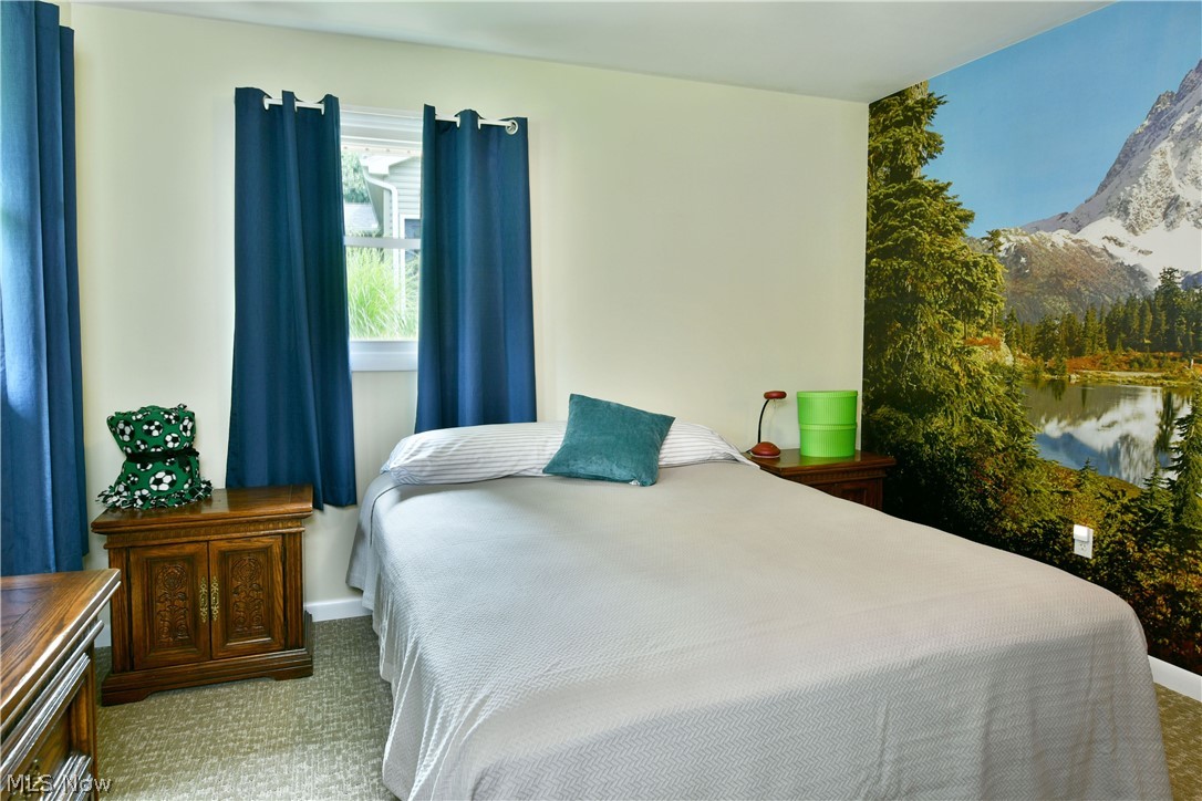 8637 Squirrel Hill Drive NE Warren OH 44484